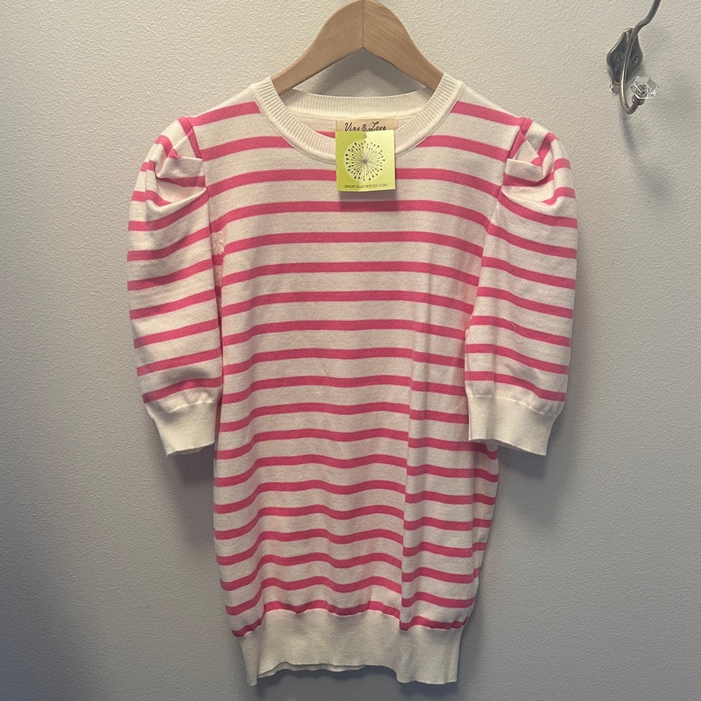 NWT. Vine & Love sweater